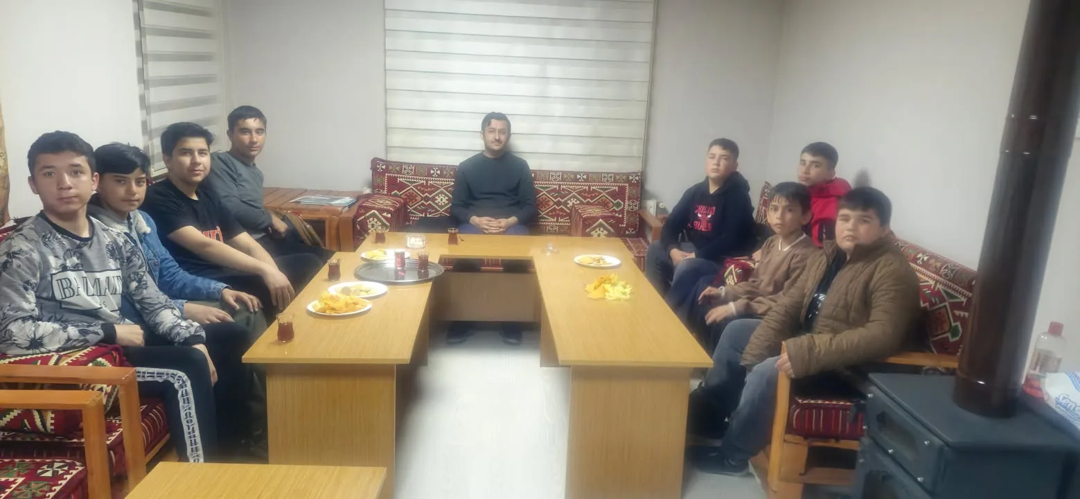 İlçe Müftüsü Sayın Hüseyin Aka, Kızılören Diyanet Gençlik Merkezi'nde Gençlerle Buluştu
