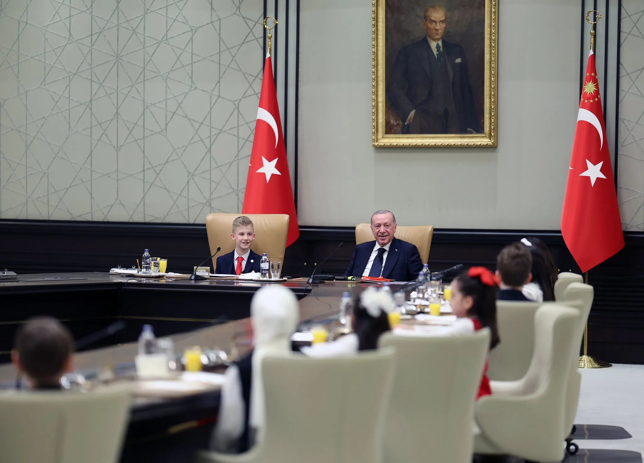 Cumhurbaşkanı Erdoğan, Bakan Tekin ve çocukları kabul etti