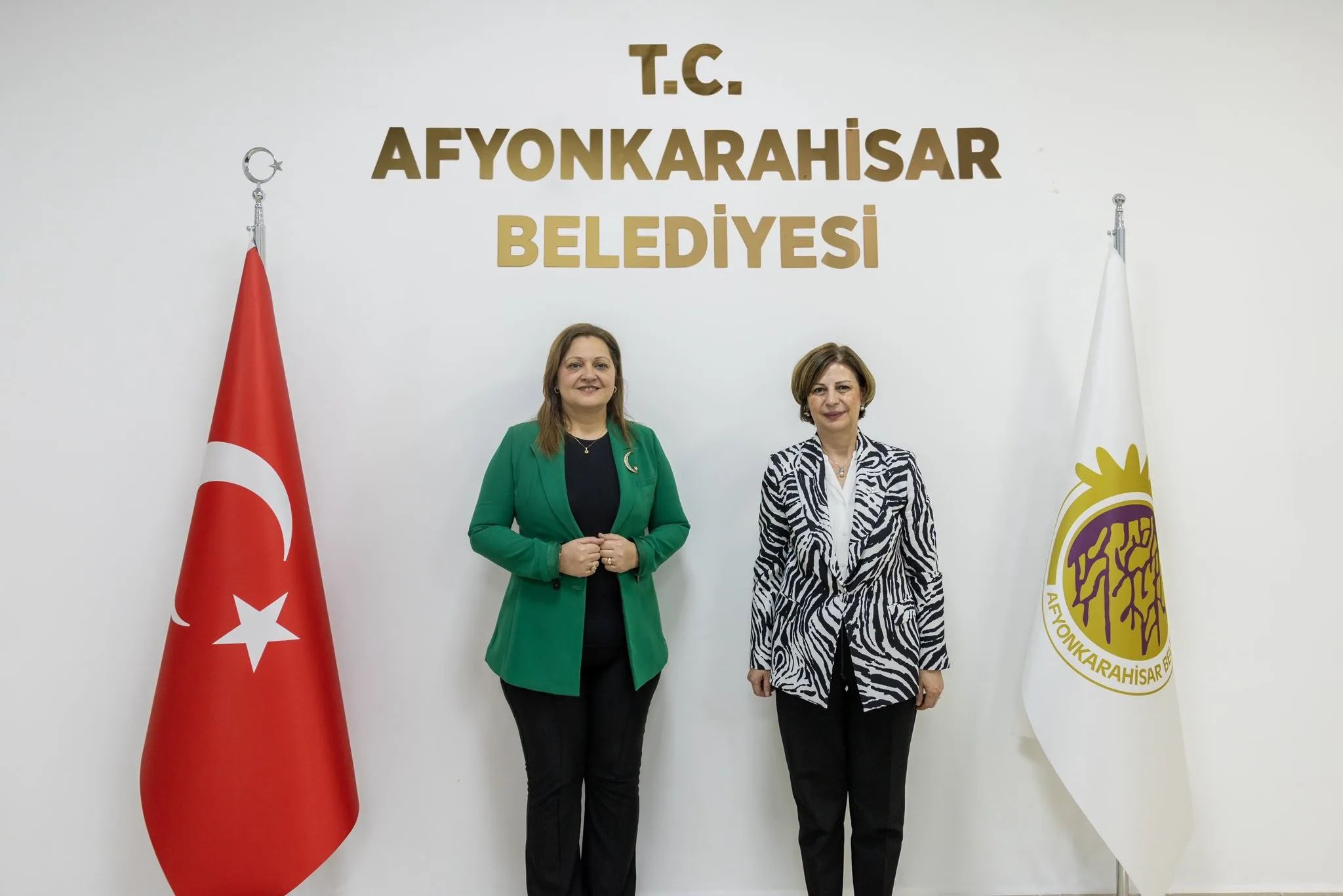 Eskişehir Belediye Başkanı Ünlüce, sergi için ziyaret etti