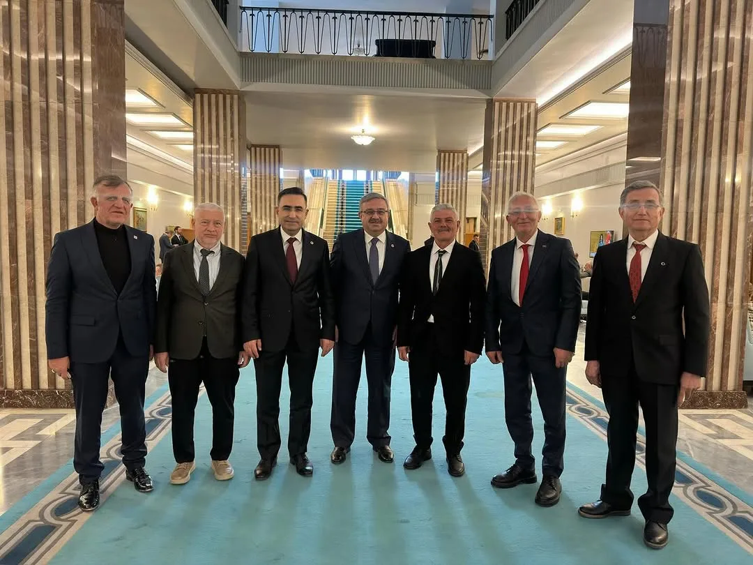 AK Parti Genel Merkezi'nde Evciler İlçe Başkanlığı Görevi Tevdi Edilen Semayi Bostan ve Heyeti TBMM'de Misafir Edildi