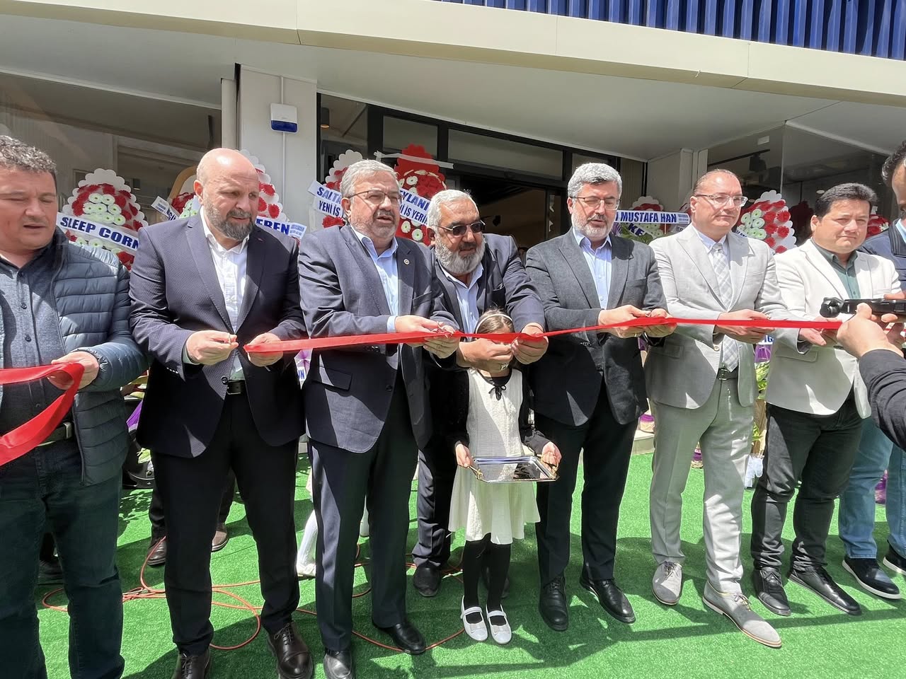 Afyonkarahisar'da Yeni İşletme Açılışına Vekil Katılımı