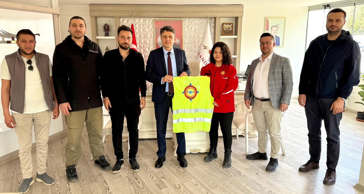 Sandıklı Arama Kurtarma Derneği Kaymakamı Ziyaret Etti