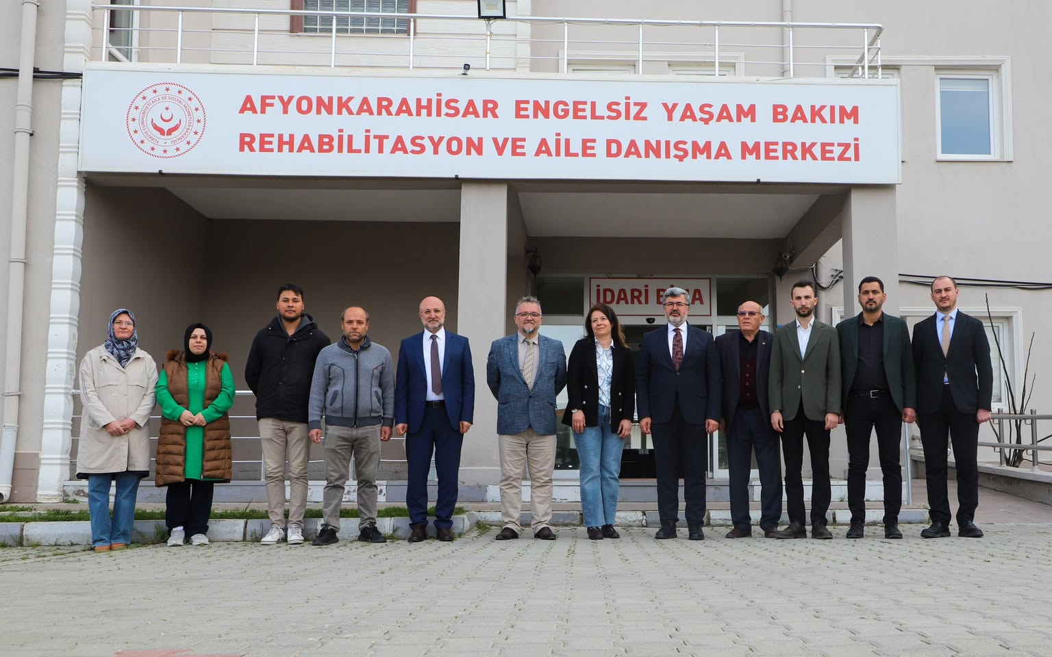 AK Parti Milletvekili Özkaya, Engelsiz Bakım Merkezi'ni Ziyaret Etti