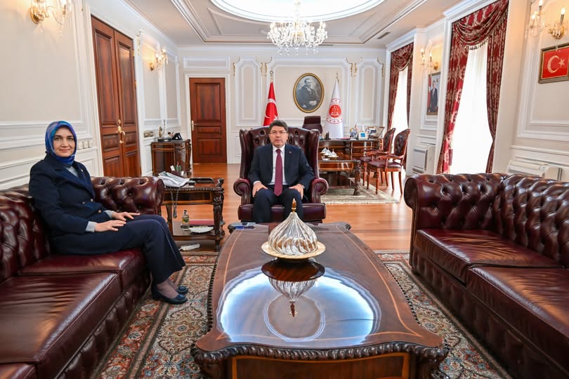 Afyonkarahisar Valisi, Adalet Bakanı ile Bir Araya Geldi