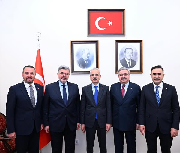 Afyonkarahisar'dan Bakan Uraloğlu'na Ziyaret: Ulaştırma ve Altyapı Çalışmaları Masaya Yattı