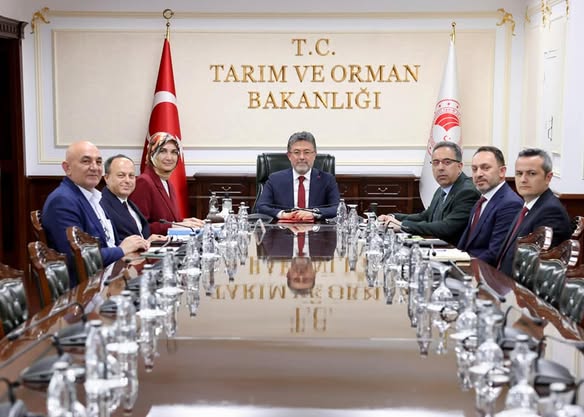 Afyonkarahisar'ın Tarım Potansiyeli Bakan Yumaklı ile Masada