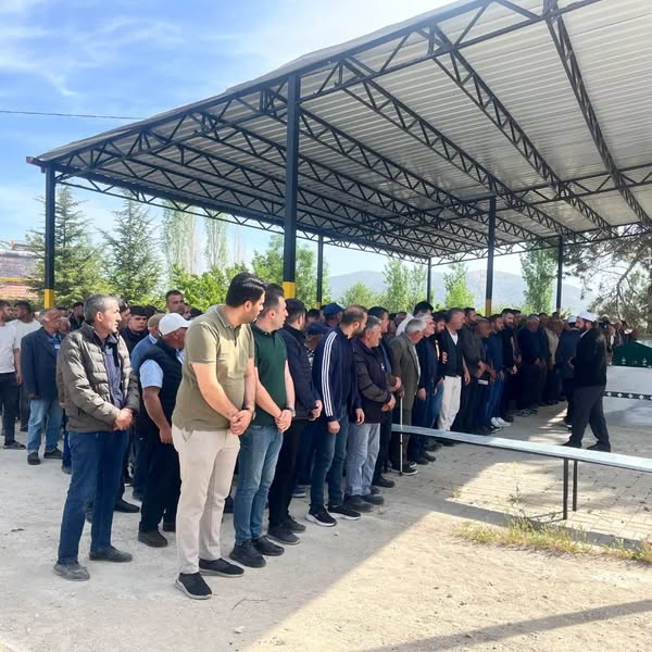 Afyonkarahisar'da Acı Kayıp: Belediye Meclis Üyesinin Oğlu Toprağa Verildi