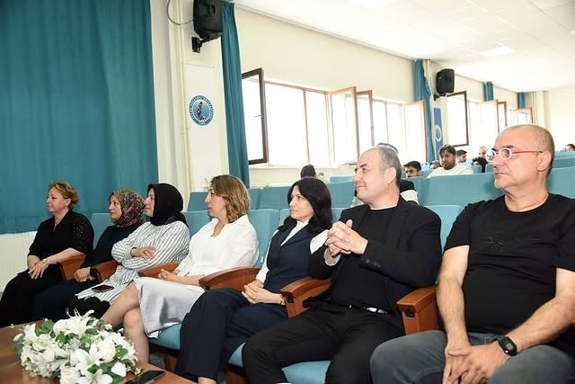 Afyon Kocatepe Üniversitesi'nde Enflasyon ve Gençlik Konferansı Düzenlendi