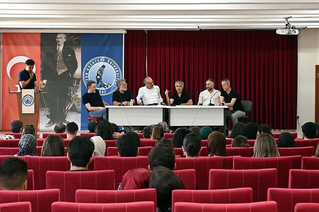 Afyon Kocatepe Üniversitesi'nde Kariyer Yolculuğu Paneli Düzenlendi