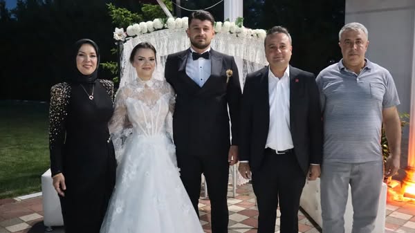 CHP Afyonkarahisar'da Mutlu Bir Düğün!