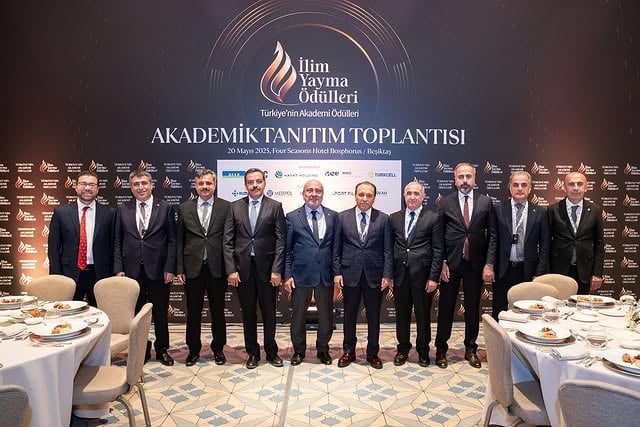 Afyon Kocatepe Üniversitesi İlim Yayma Ödülleri'nde