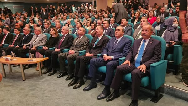 MHP'li Taytak, Siyaset ve Liderlik Okulu Sertifika Törenine Katıldı
