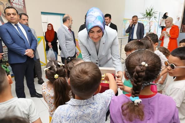 Afyonkarahisar Valisi Güran Yiğitbaşı Dünya Çevre Günü'nde Hürriyet İlkokulu'nu Ziyaret Etti