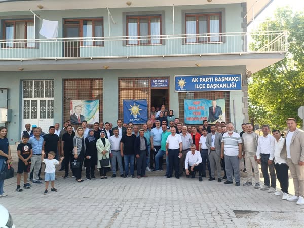 Afyonkarahisar'da Bayram Coşkusu: Milletvekili Özkaya Hemşehrileriyle Buluştu