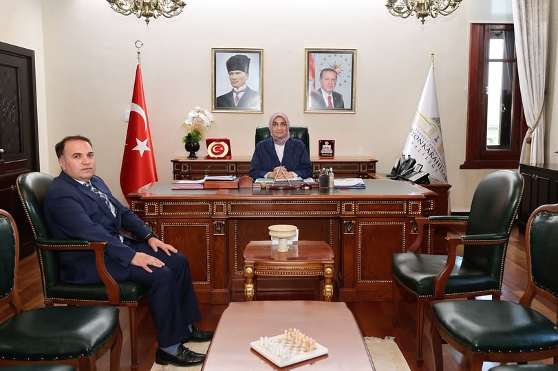 Afyonkarahisar Valisi Güran Yiğitbaşı, Dinar Kaymakamı Duru'yu Uğurladı