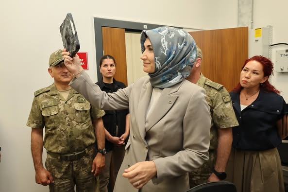 Afyonkarahisar Valisi, 8'inci Ana Bakım Fabrika Müdürlüğü'nün Yeni Tesislerini İnceledi
