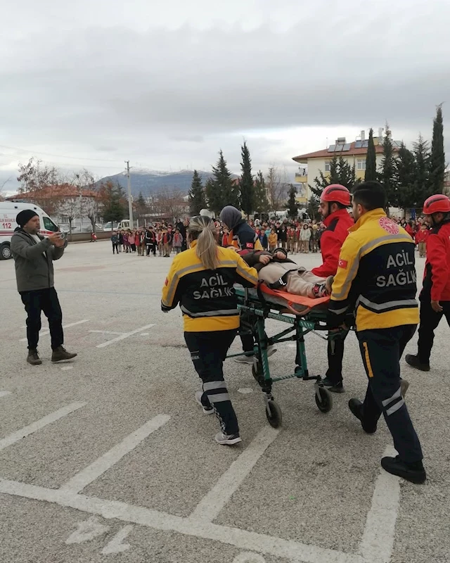 Şakir Ünver İlkokulu’nda Afet Bilincini Artıran Tatbikat