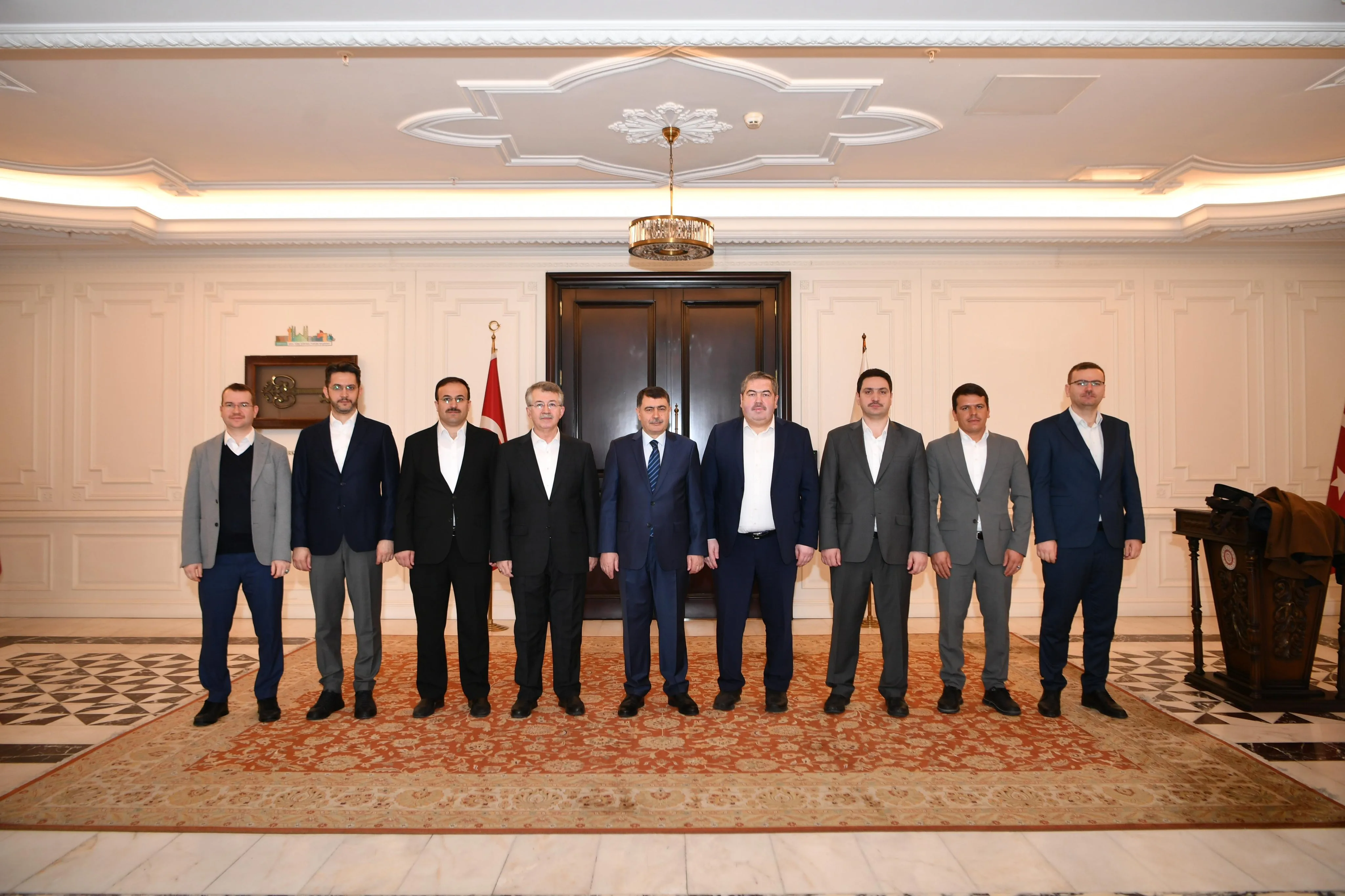 Vali Şahin'den Hayrat Vakfı'na Ziyaret