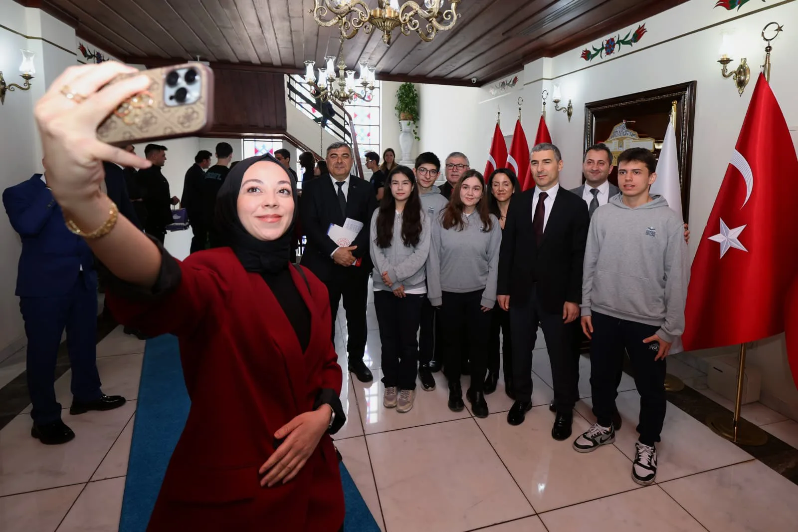 Vali Aktaş, gençleri tebrik etti