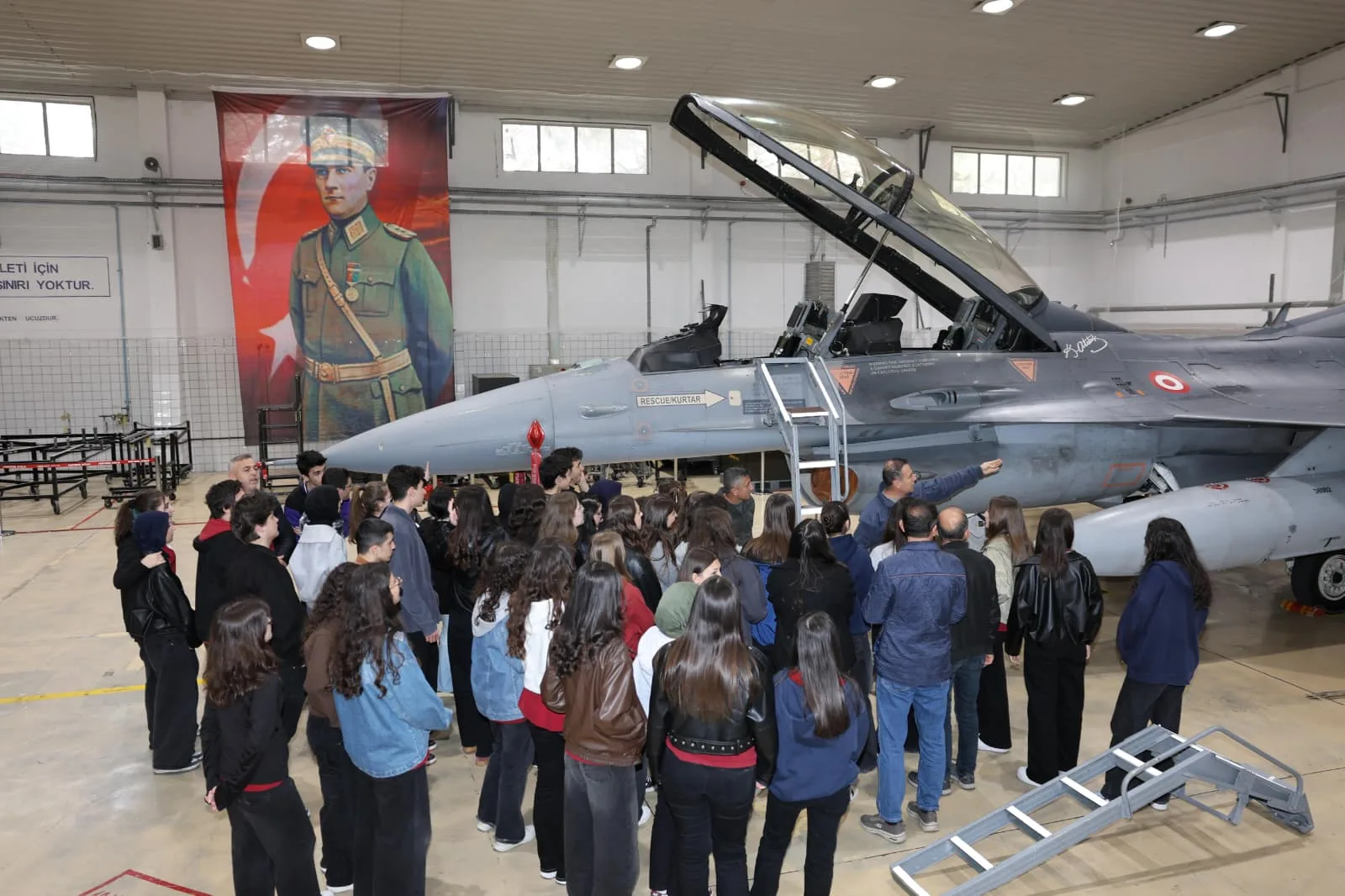 Amasya'da Öğrencilere Askeri Havacılık Tanıtıldı