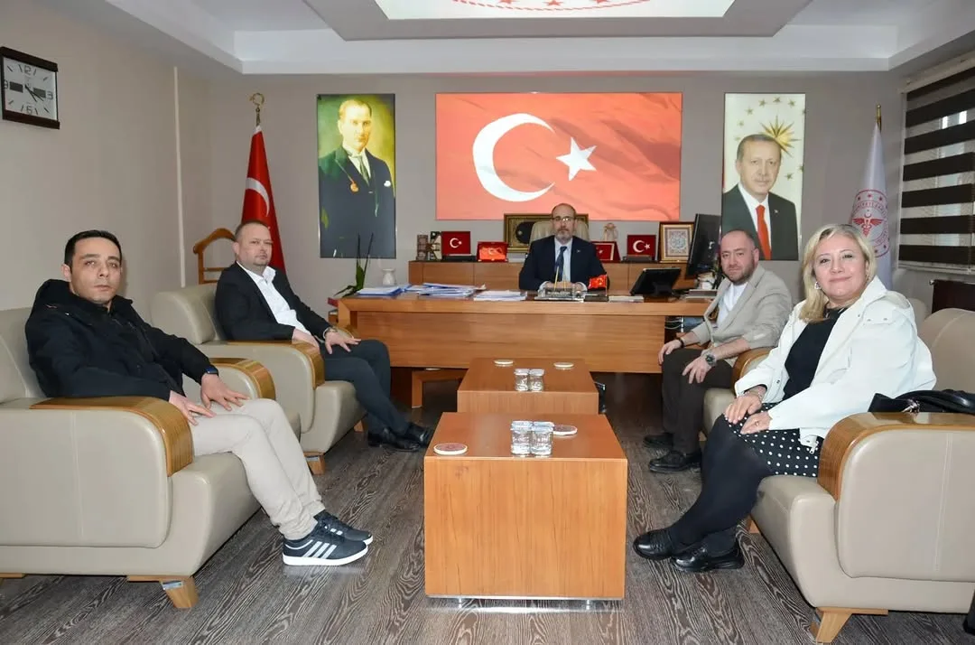 Afyonkarahisar Kahveciler ve Çay Ocakları Odası Başkanı Fehmi Nizamoğlu İl Sağlık Müdürü Dr. Hakkı Öztürk'ü Ziyaret Etti