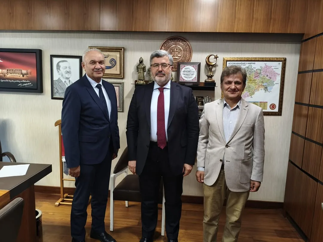 Mehmet Şenbaba ve Mustafa Arı Gazi Meclisinde Misafir Edildi