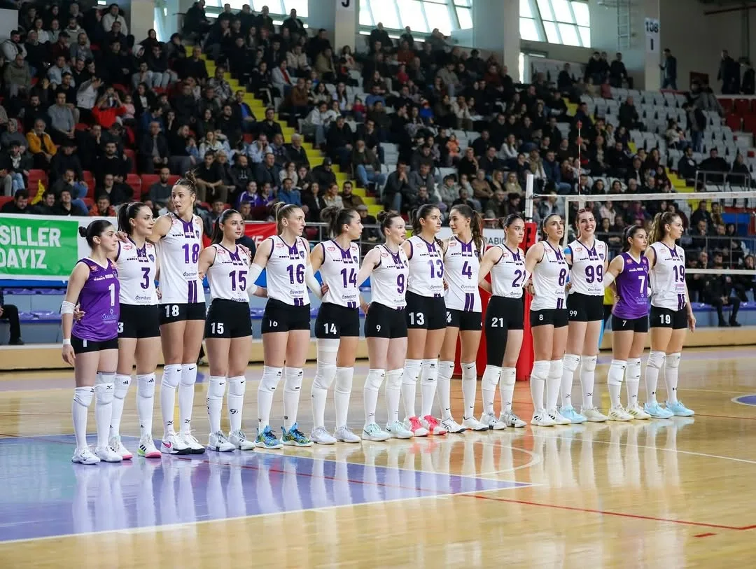 Afyon Belediye Yüntaş Voleybol Takımı Play-Off Yarı Finali'ni Geçerek Finale Yükseldi