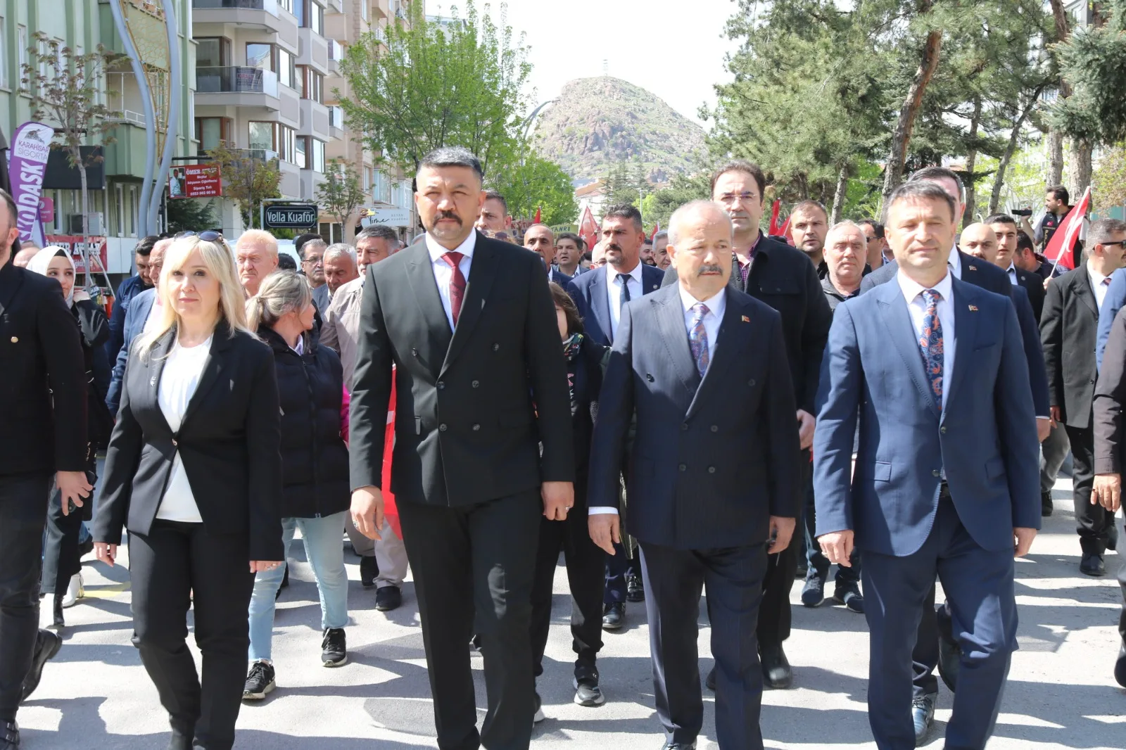 3 Mayıs'ta Hem Yürüyüş Hem Açılış