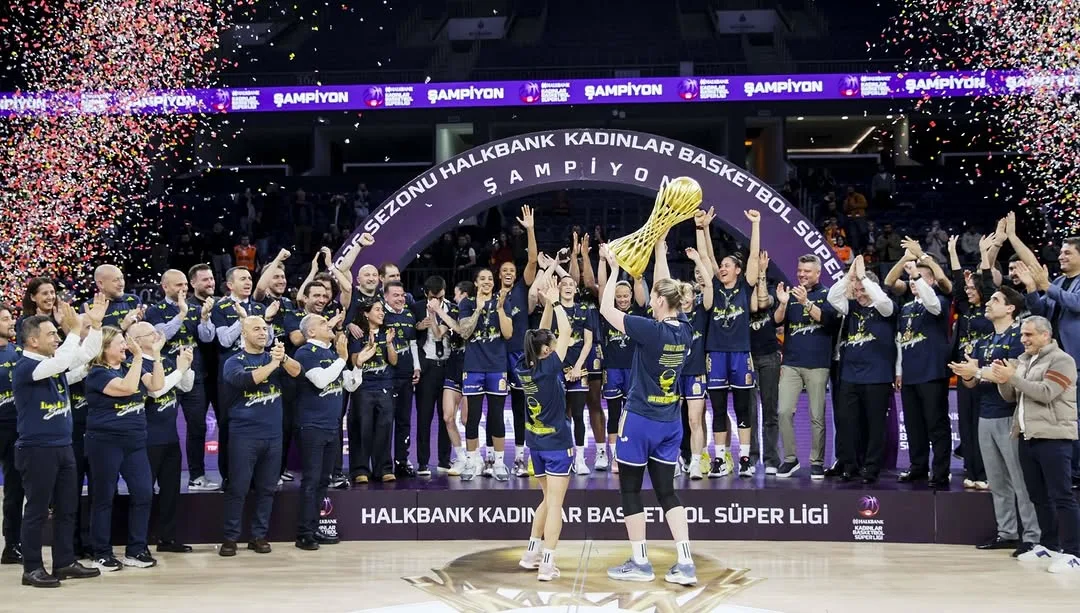 Fenerbahçe Kadın Basketbol Takımı, Süper Lig Kupası'nı 20. Kez Kazandı!