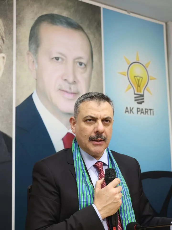 İçişleri Bakanı Mustafa Çiftçi, Rize'de AK Parti İl Başkanlığı'nı Ziyaret Etti