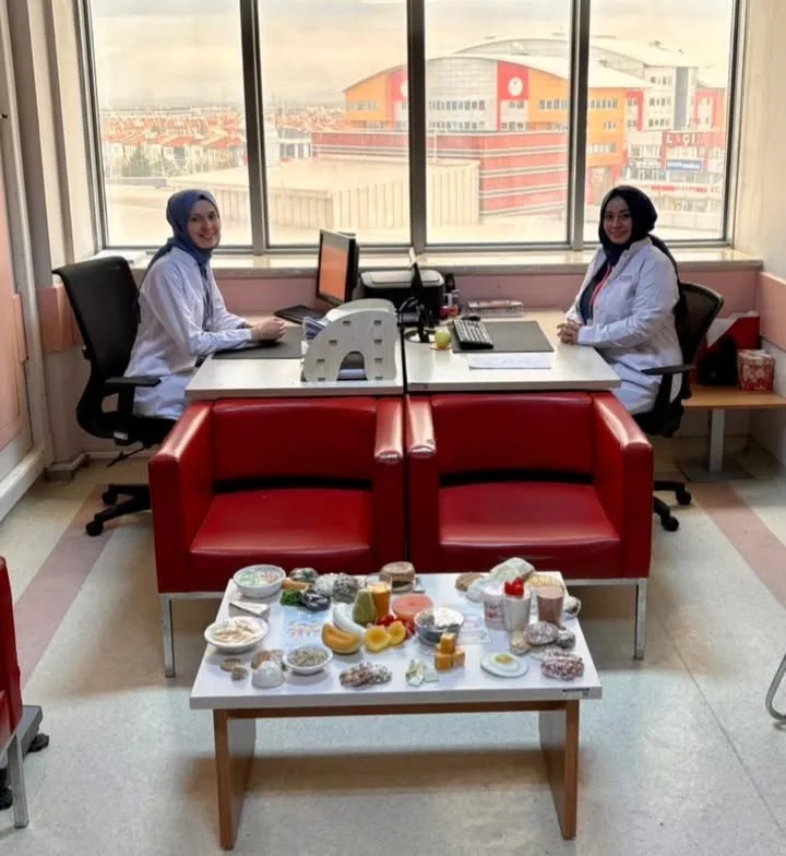 Afyonkarahisar Devlet Hastanesi'nden Beslenme Takibi Hizmeti