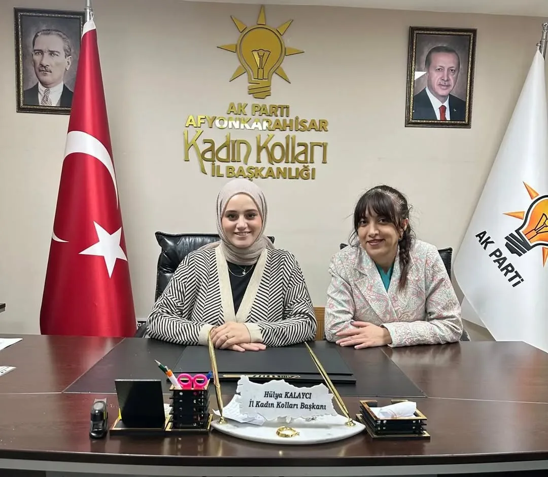 AK Parti Afyonkarahisar İl Kadın Kolları'ndan Önemli Duyuru: Nöbetçi Yönetim Kurulu Üyeleri Taleplerinizi Dinlemek İçin Bekliyor!